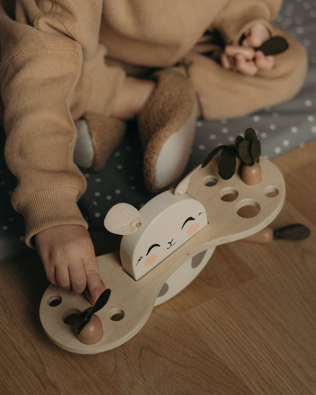 Balanseleke i tre - Bunny Balance| Mrs. Ertha
